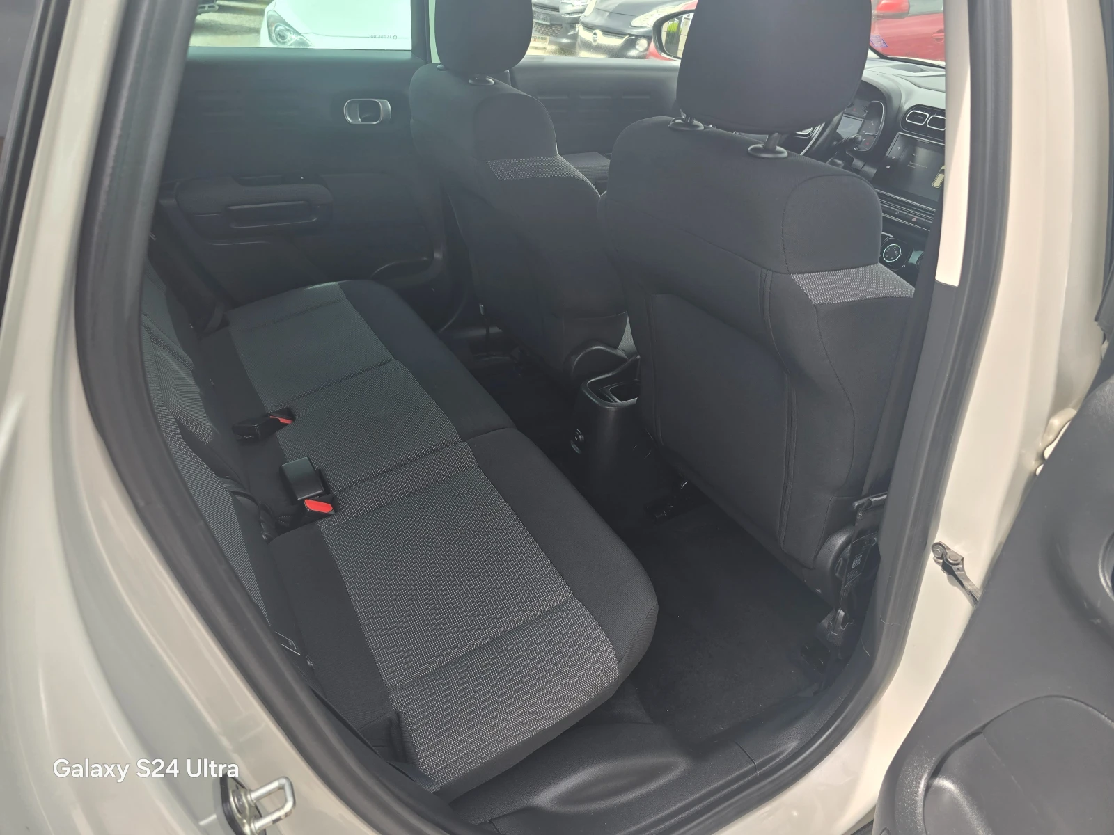Citroen C3 Aircross 1.2i-110k.c-NAVI-FACE-ITALIA - изображение 10