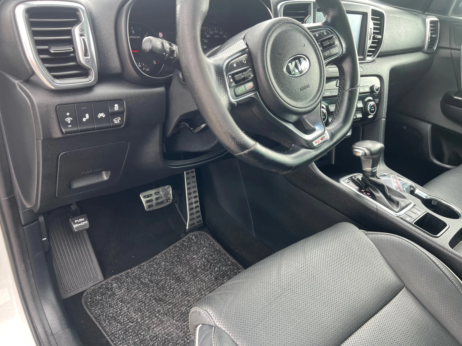 Kia Sportage 2.0 CRDI GT-LINE - изображение 10