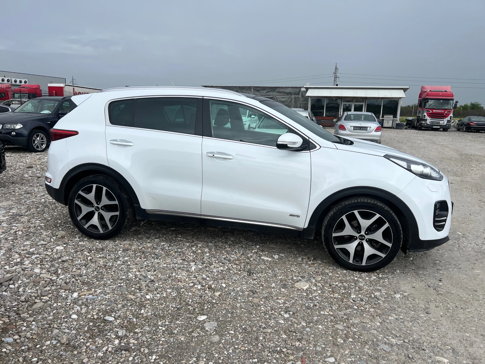 Kia Sportage 2.0 CRDI GT-LINE - изображение 4