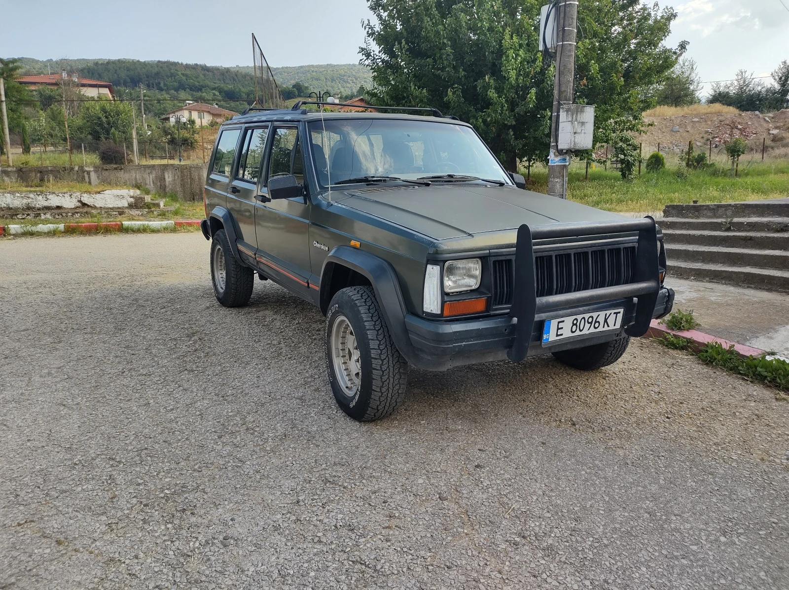 Jeep Cherokee 2.5TD - изображение 2