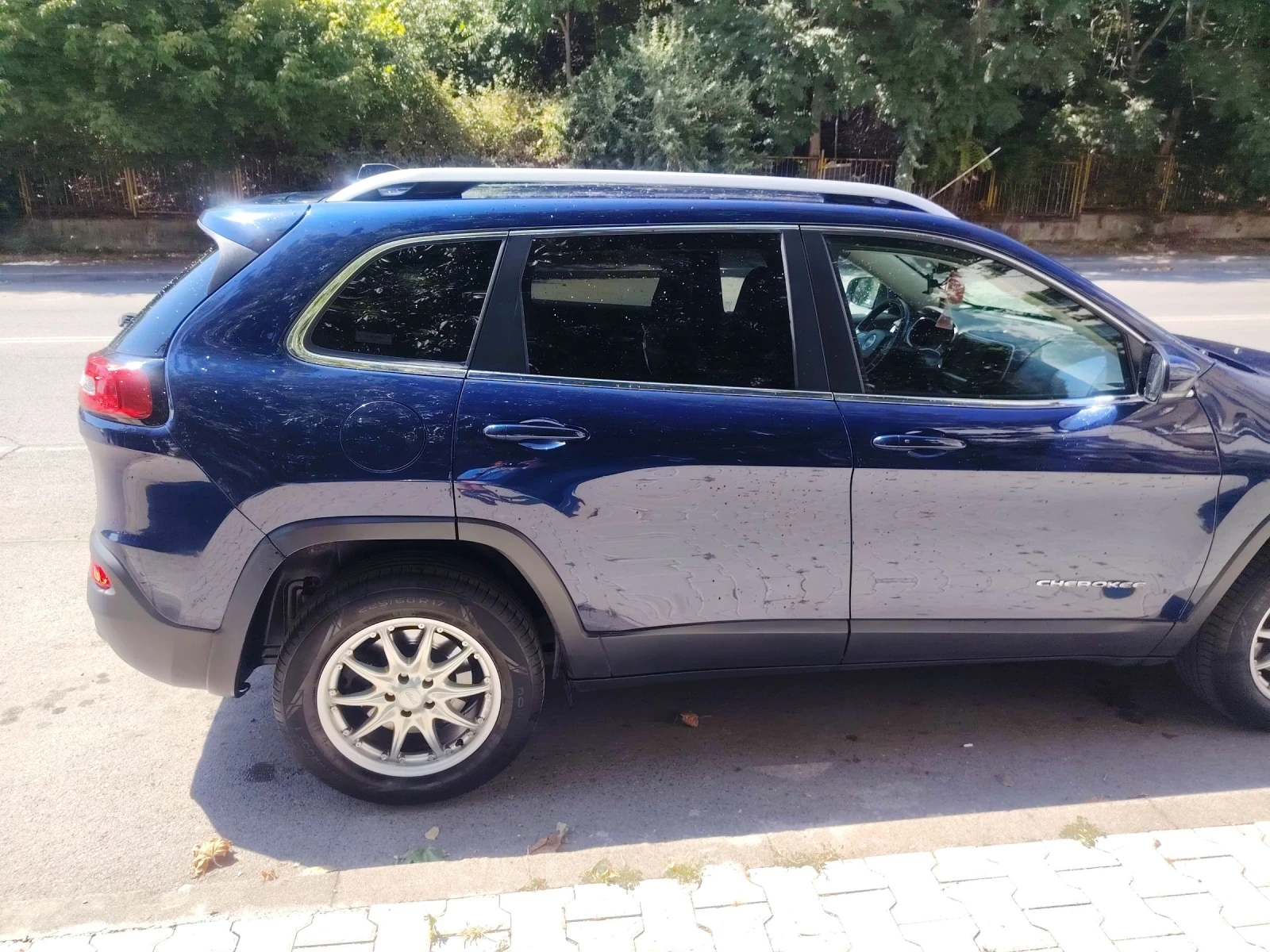 Jeep Cherokee LIMITED 4X4 - изображение 5