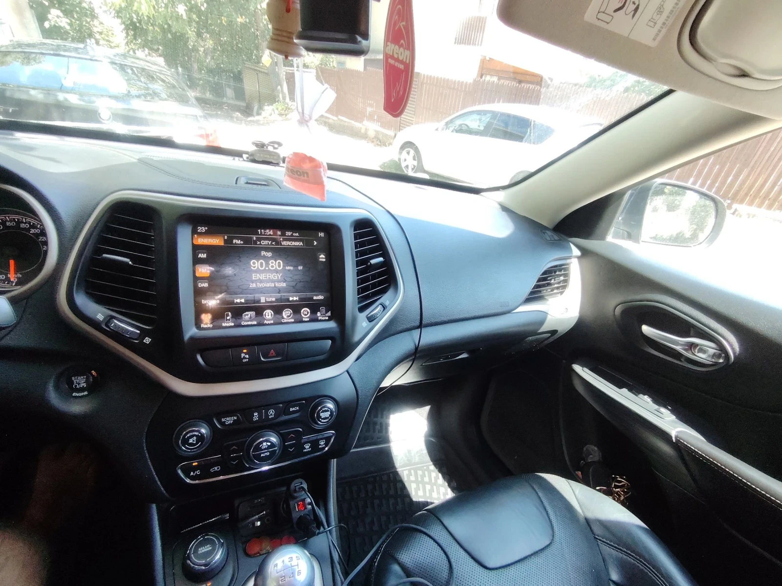 Jeep Cherokee LIMITED 4X4 - изображение 9