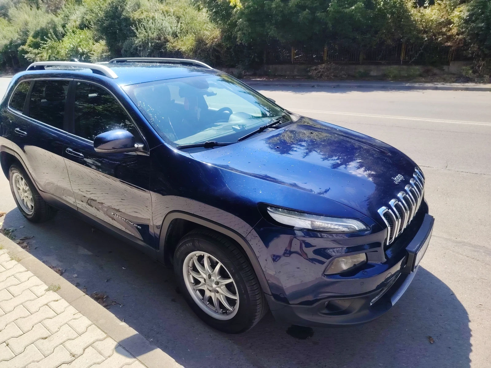 Jeep Cherokee LIMITED 4X4 - изображение 4
