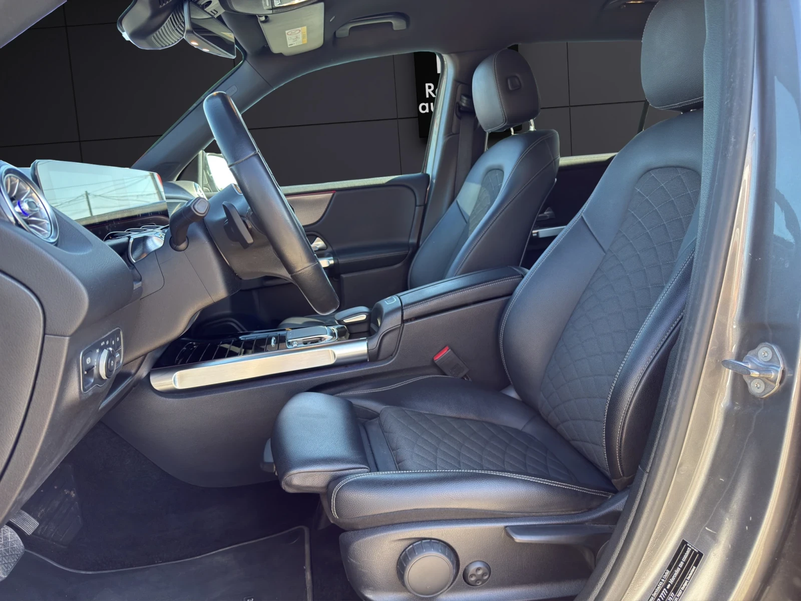 Mercedes-Benz GLB 200d* DISTRONIC* CAMERA - изображение 10