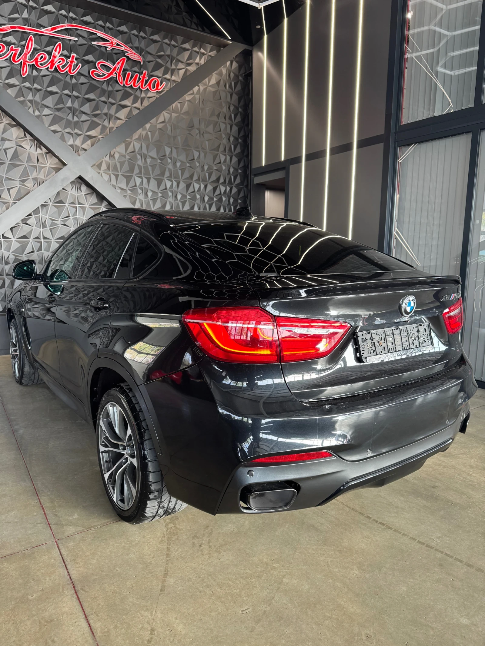 BMW X6 M50d xDrive* HARMAN/KARDON* ШИБЕДАХ* M PACKET* LED - изображение 3