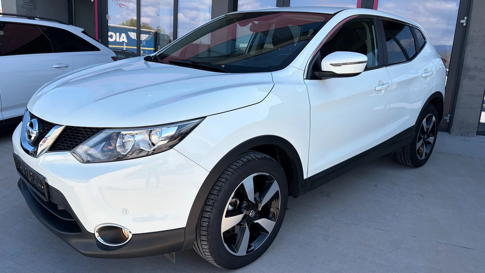Nissan Qashqai 1.2 DIG-T , снимка 2 - Автомобили и джипове - 54155663