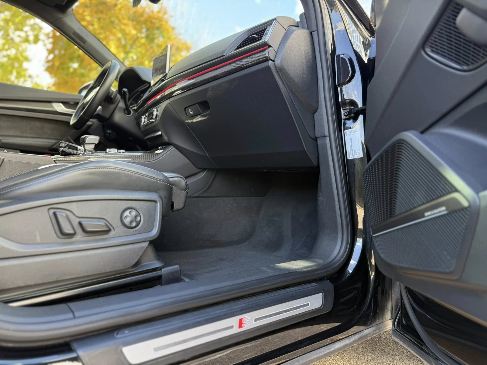 Audi SQ5 ШВЕЙЦАРИЯ ТОП !, снимка 16 - Автомобили и джипове - 54602006