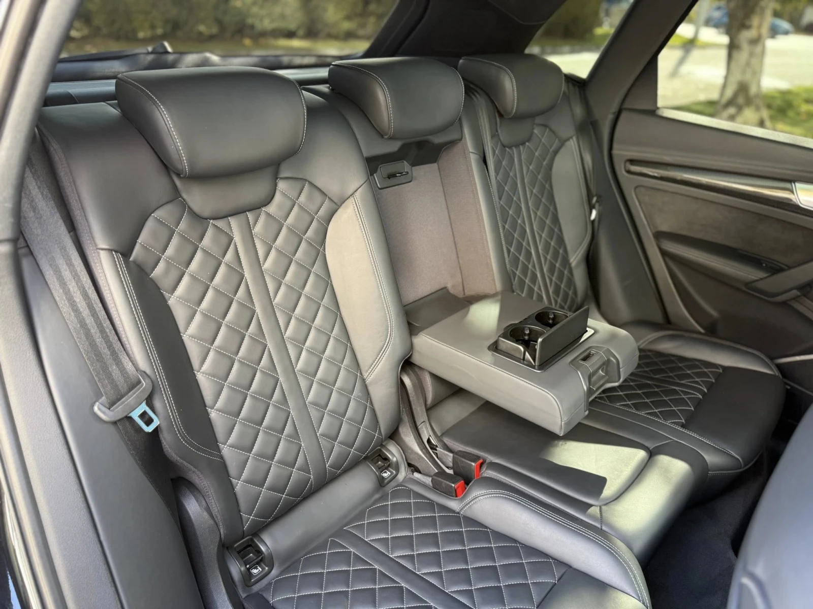 Audi SQ5 ШВЕЙЦАРИЯ ТОП !, снимка 9 - Автомобили и джипове - 54602006