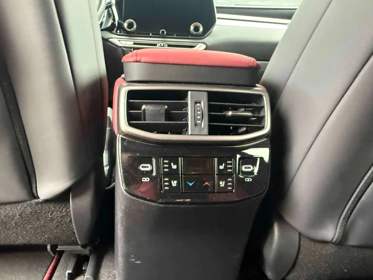 Lexus RX * 500h * АВТОКРЕДИТ БЕЗ ПЪРВОНАЧАЛНА ВНОСКА* , снимка 11 - Автомобили и джипове - 54777589