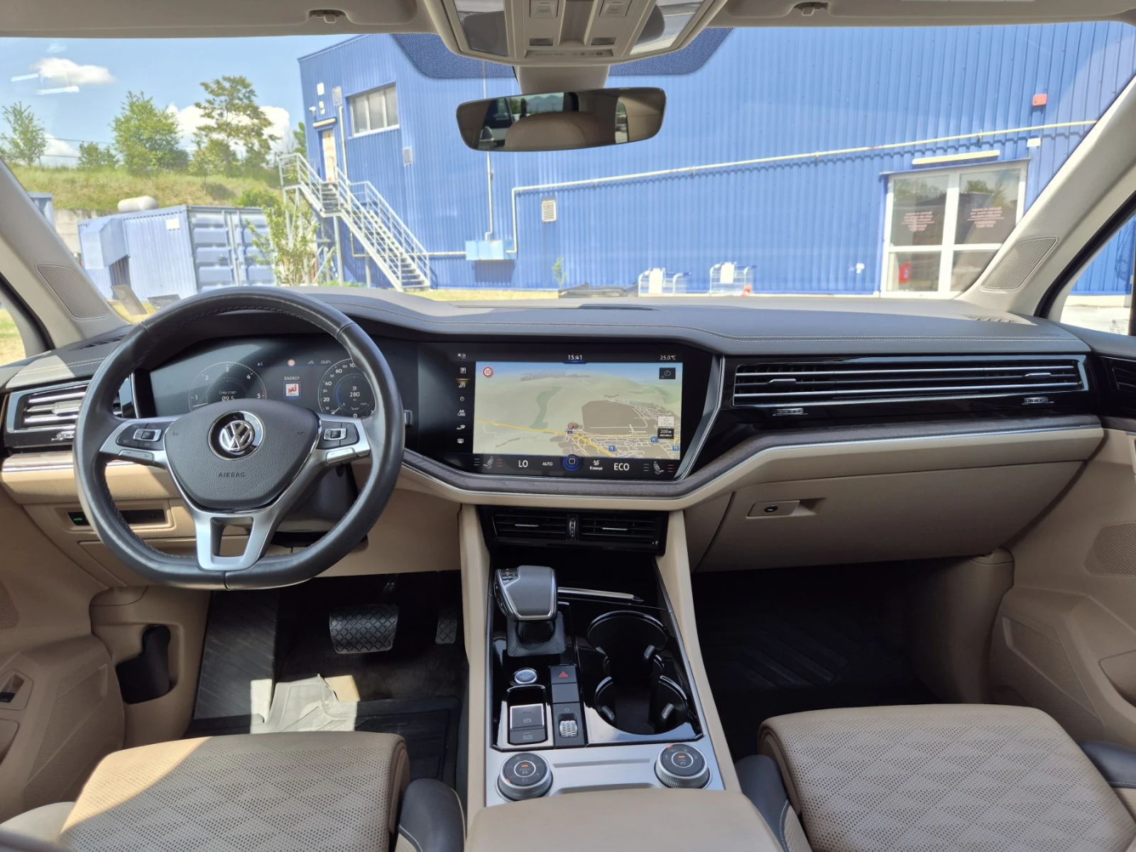 VW Touareg 3.0 TDI 4Motion, снимка 8 - Автомобили и джипове - 54934295