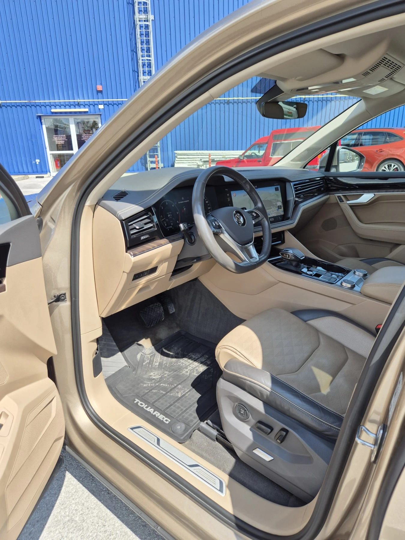 VW Touareg 3.0 TDI 4Motion, снимка 9 - Автомобили и джипове - 54934295