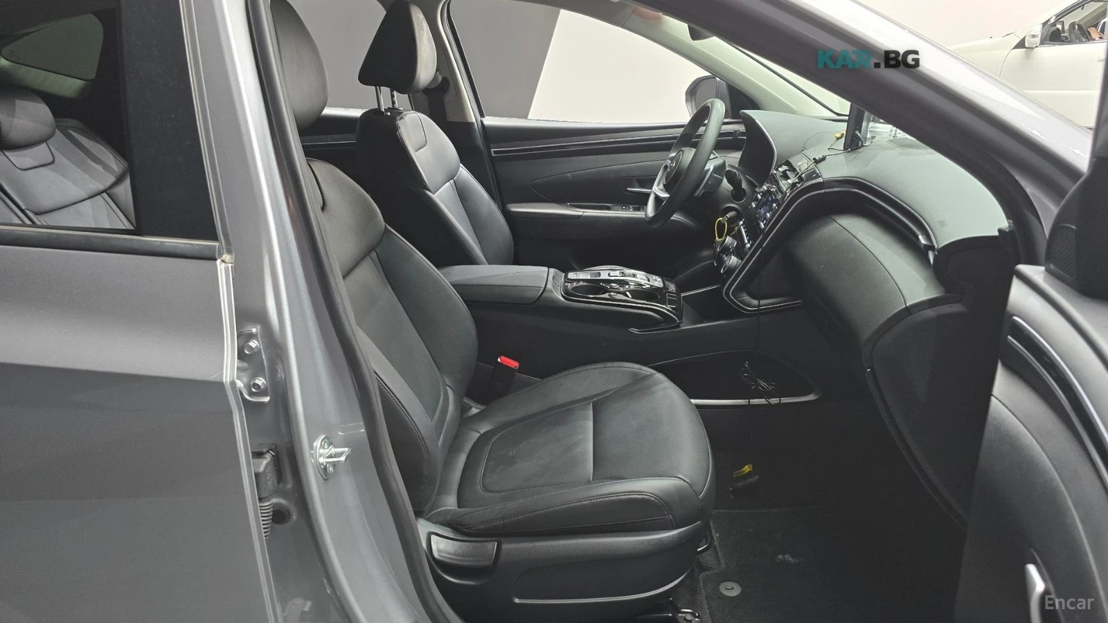 Hyundai Tucson 2.0 DIESEL* 4WD* MODERN* КОЖА* ПОДГРЕВ* , снимка 11 - Автомобили и джипове - 55031740
