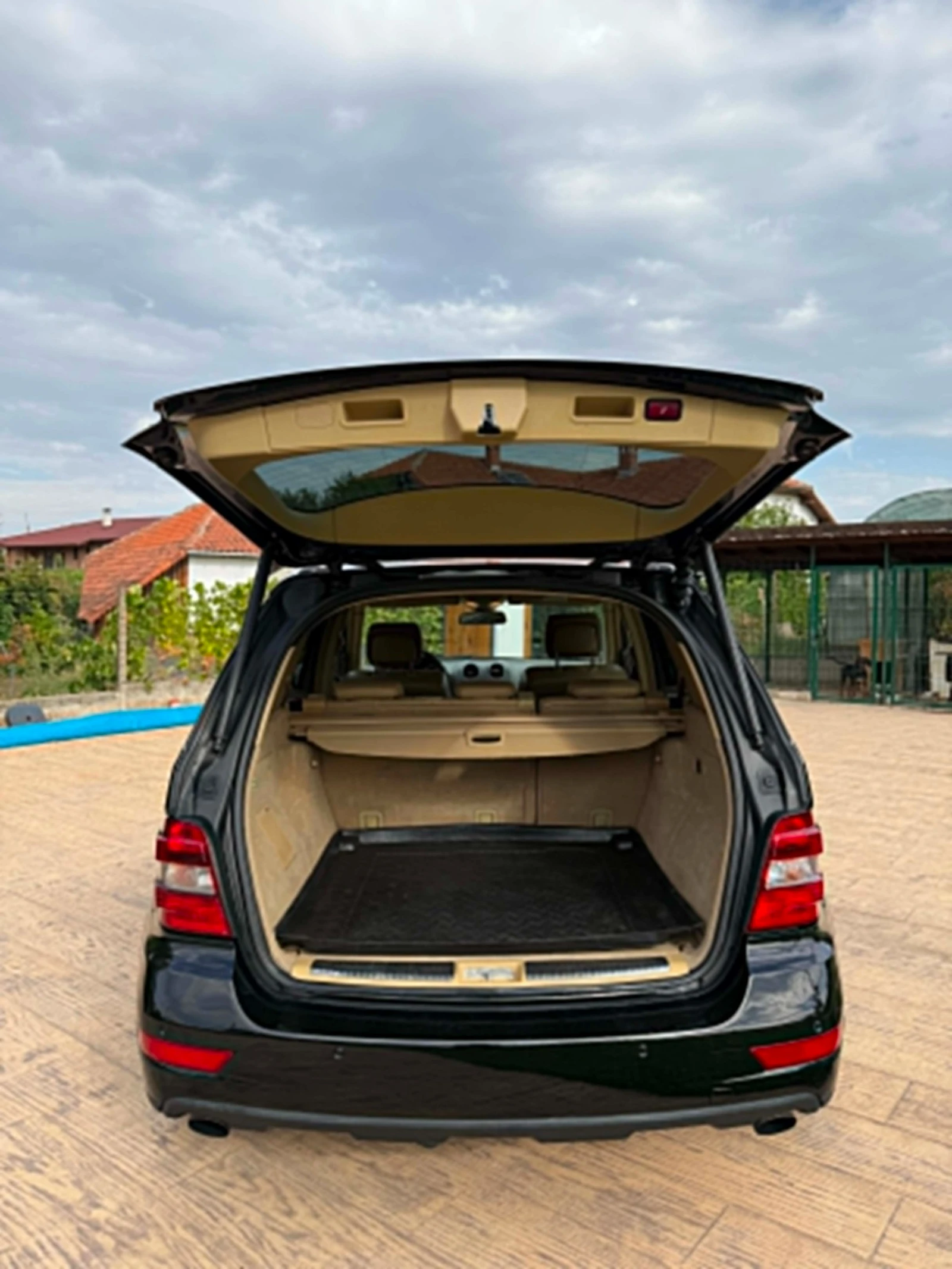 Mercedes-Benz ML 320 4Matic/Airmatic, снимка 16 - Автомобили и джипове - 55352315
