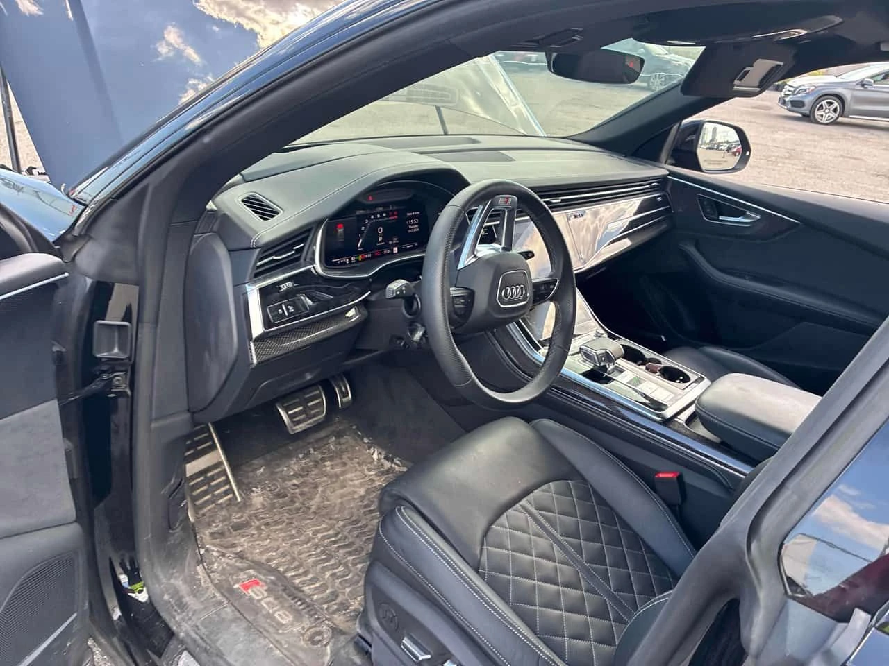Audi SQ8 4.0 TFSI quattro | CARFAX | АВТОКРЕДИТ , снимка 7 - Автомобили и джипове - 55401514
