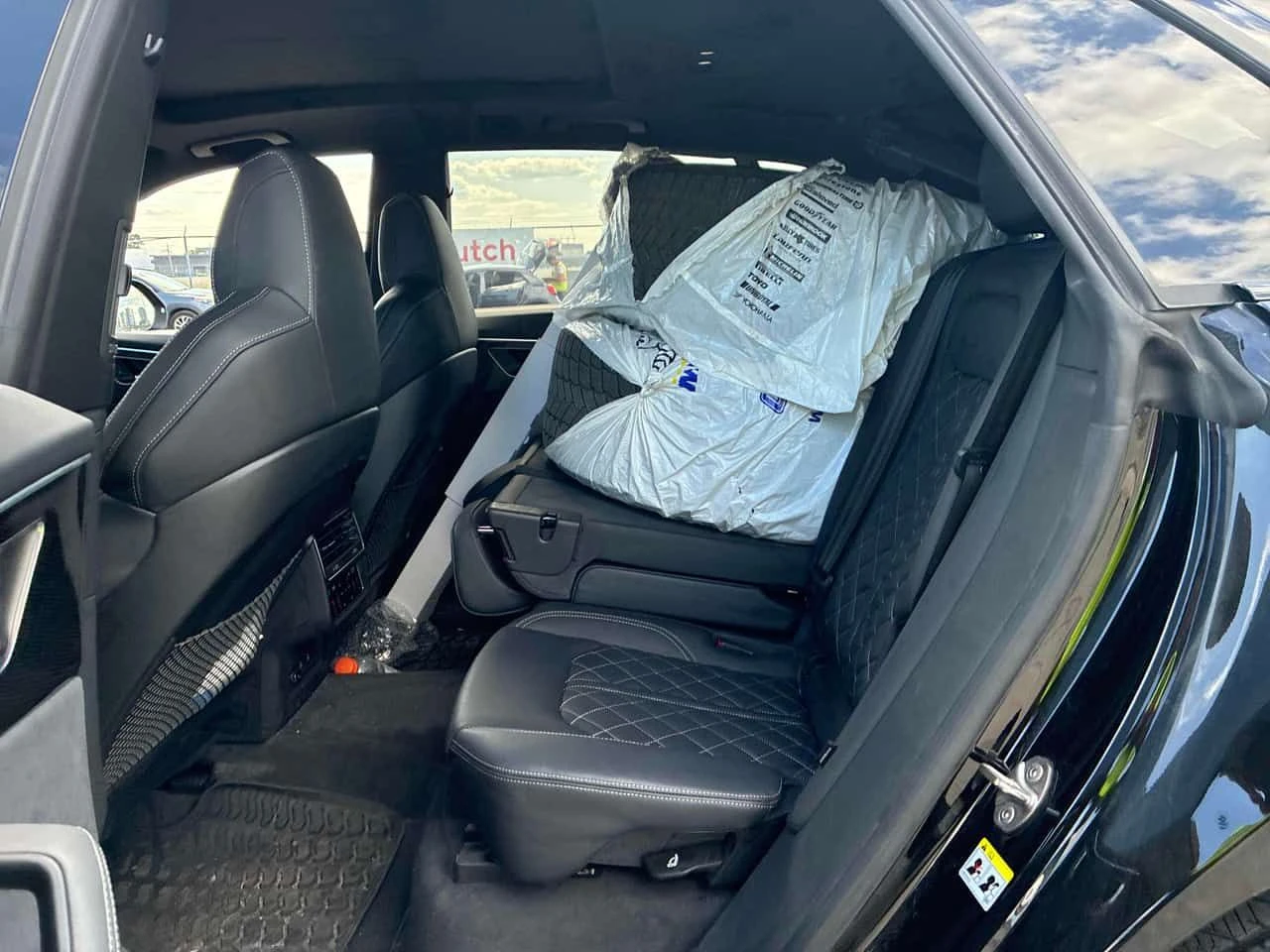 Audi SQ8 4.0 TFSI quattro | CARFAX | АВТОКРЕДИТ , снимка 11 - Автомобили и джипове - 55401514