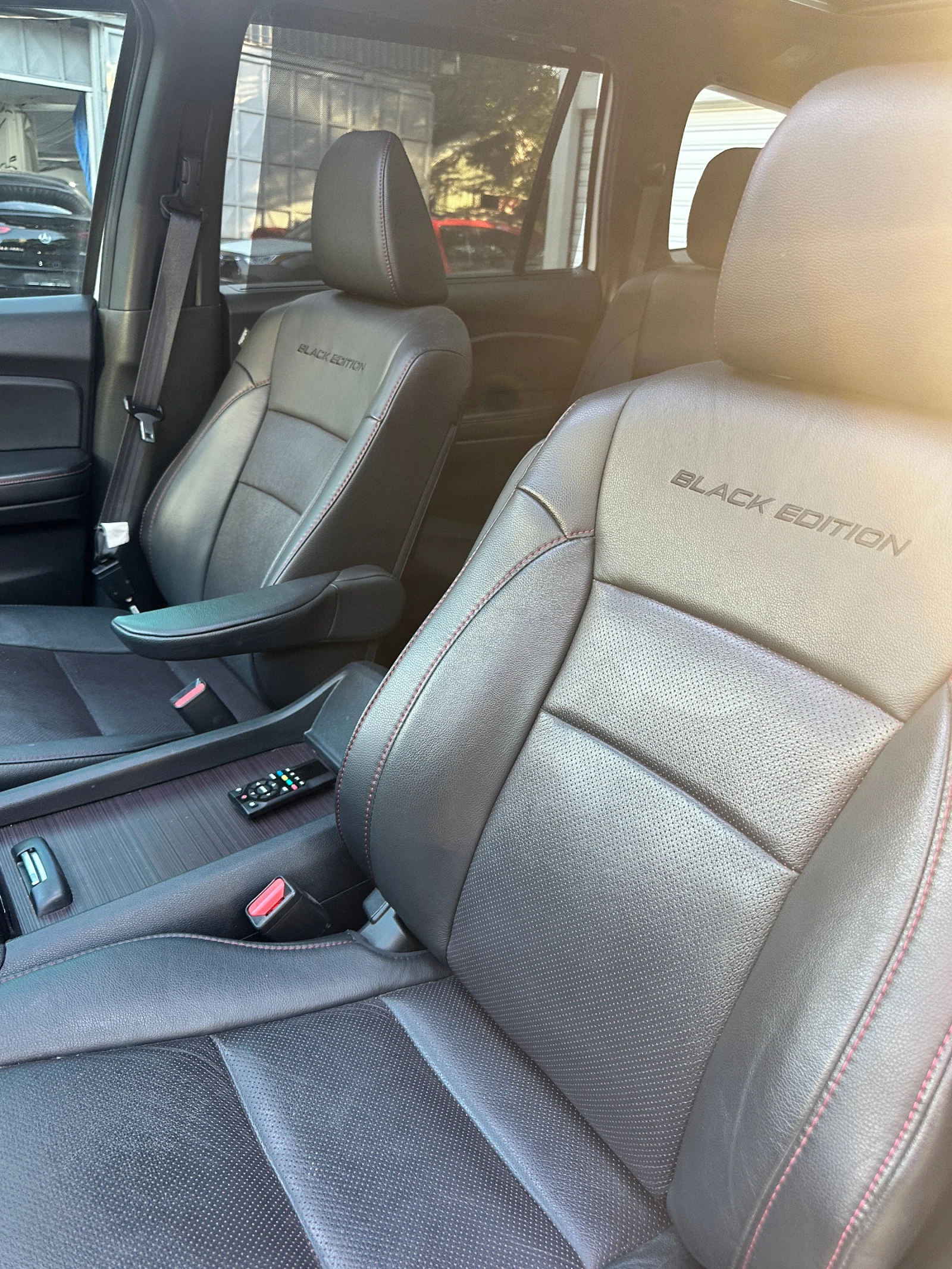 Honda Pilot Black Edition AWD 98000 км Перфектна 7места, снимка 15 - Автомобили и джипове - 55553392