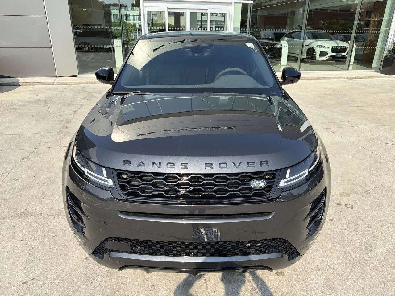Land Rover Range Rover Evoque P250 R-Dynamic SE, ЦЕНА до БГ, снимка 2 - Автомобили и джипове - 55588489