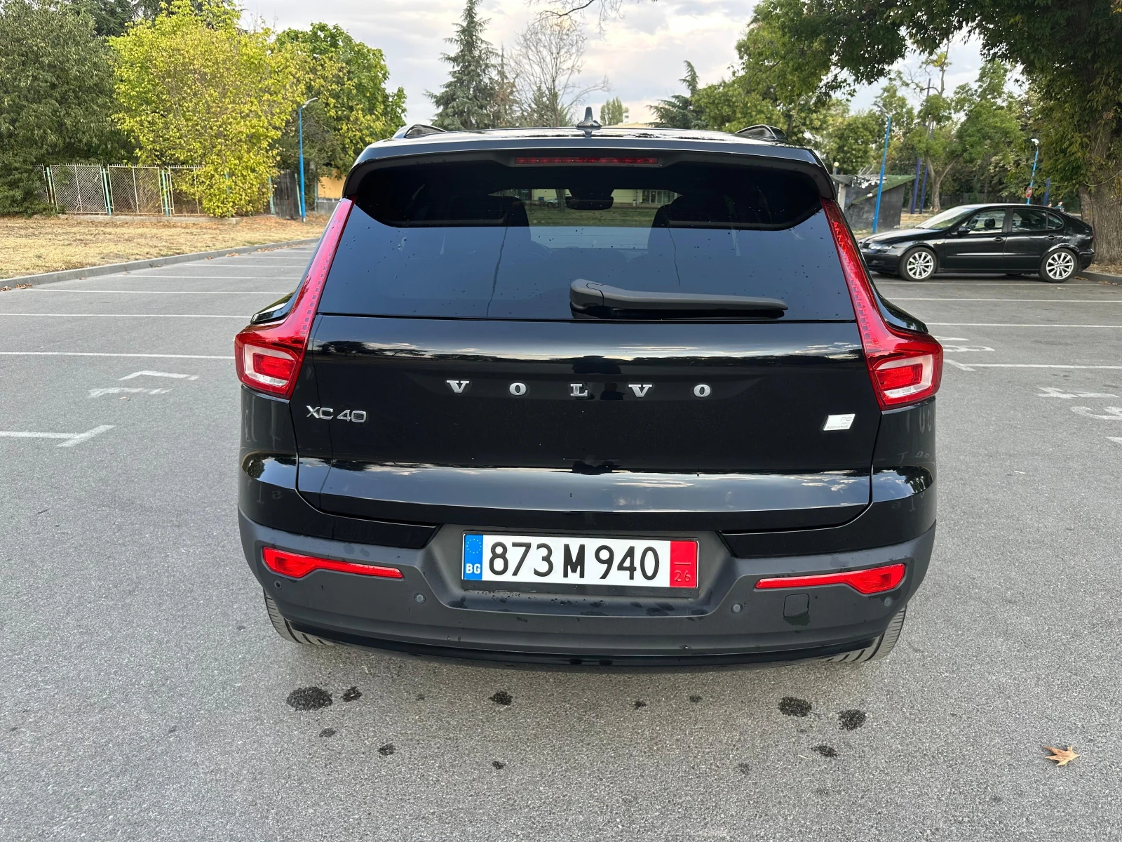 Volvo XC40 P8* AWD* 408hp* 78kWh* R-Design* Гаранция* Full, снимка 7 - Автомобили и джипове - 55784572