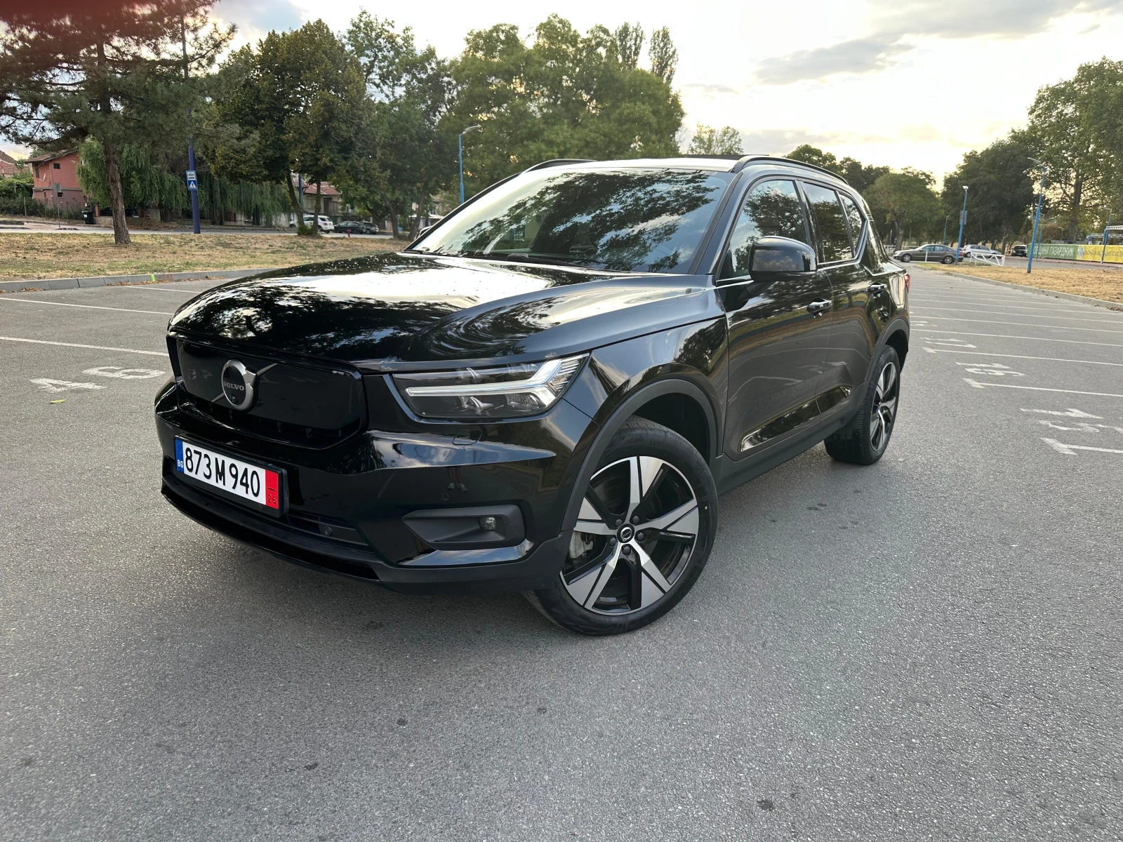 Volvo XC40 P8* AWD* 408hp* 78kWh* R-Design* Гаранция* Full