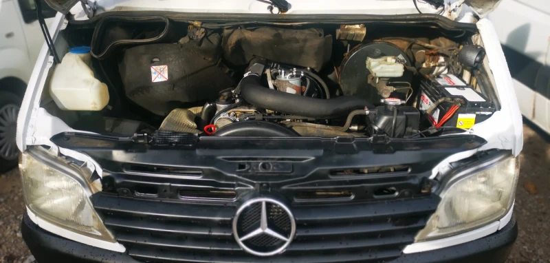 Mercedes-Benz Sprinter 208 CDI, снимка 14 - Бусове и автобуси - 52427036