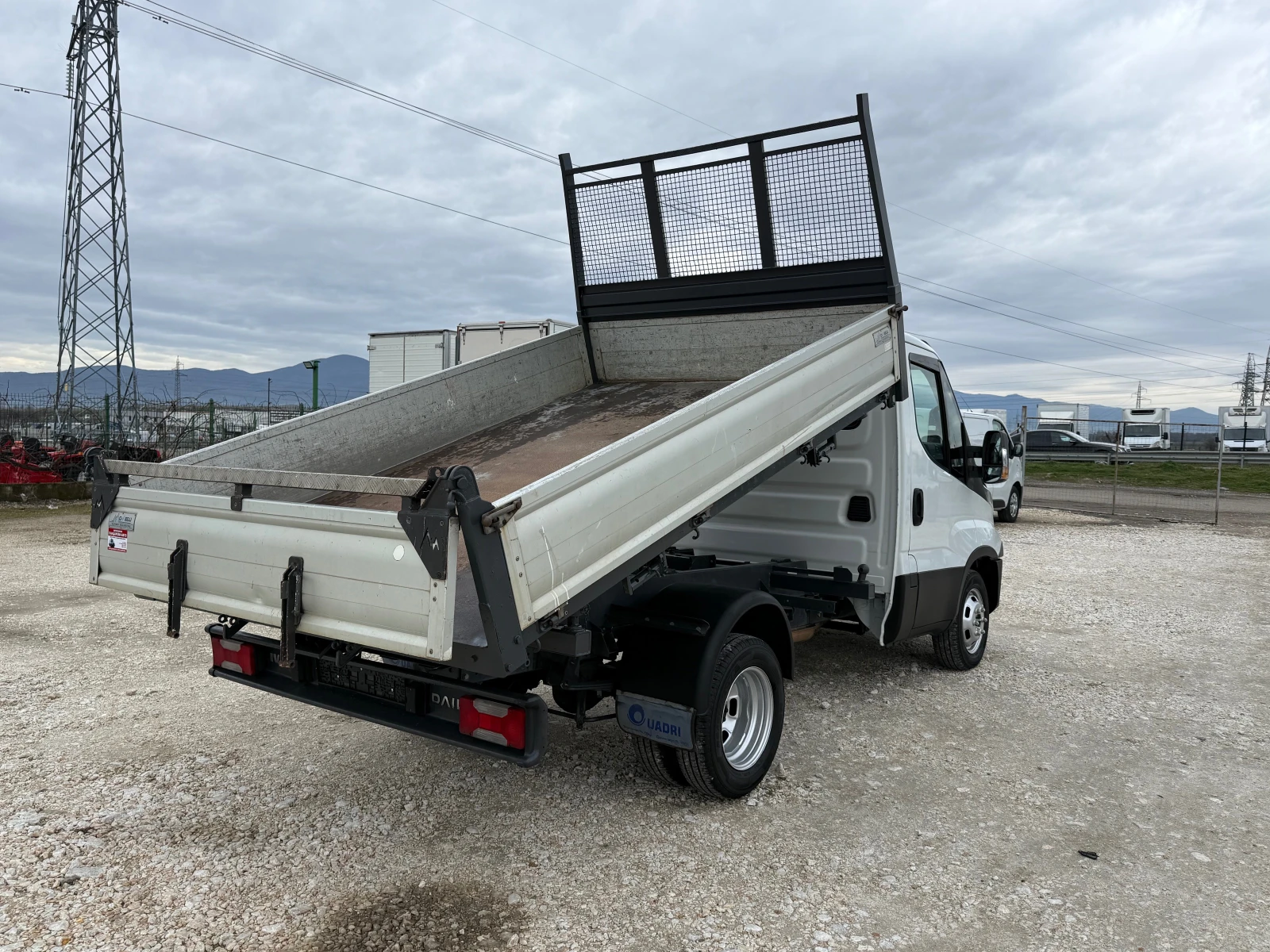 Iveco Daily 35C13 ТРИСТРАНЕН САМОСВАЛ - изображение 5