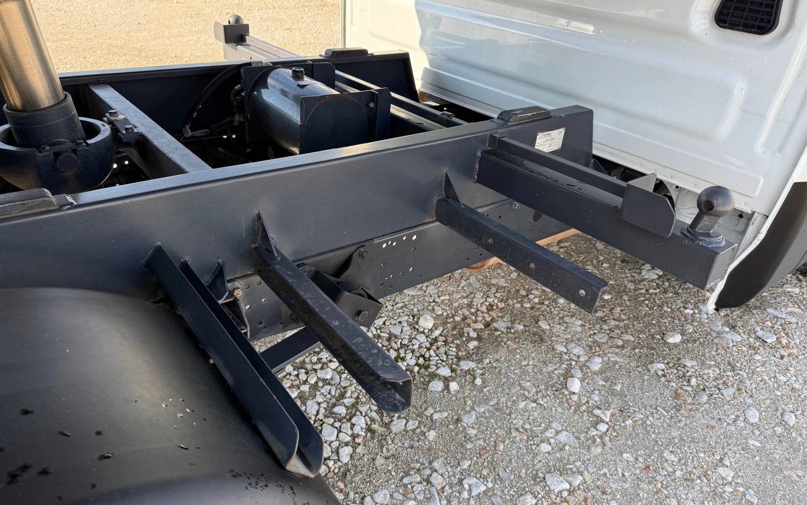 Iveco Daily 35C13 ТРИСТРАНЕН САМОСВАЛ, снимка 13 - Бусове и автобуси - 53730949