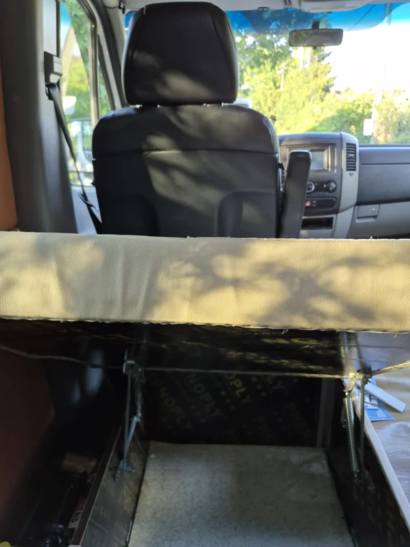 Кемпер Mercedes-Benz Sprinter , снимка 16 - Каравани и кемпери - 52023213