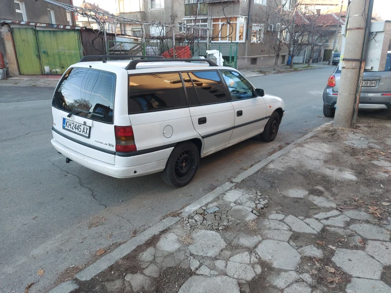 Opel Astra, снимка 5 - Автомобили и джипове - 48266561