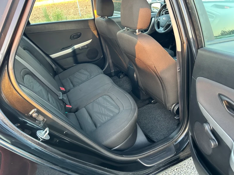 Kia Ceed, снимка 12 - Автомобили и джипове - 51248340