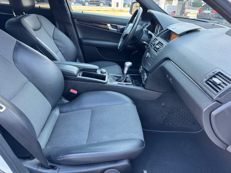 Mercedes-Benz C 220 CDI AMG* 646* Klimatronik, снимка 15 - Автомобили и джипове - 50899930