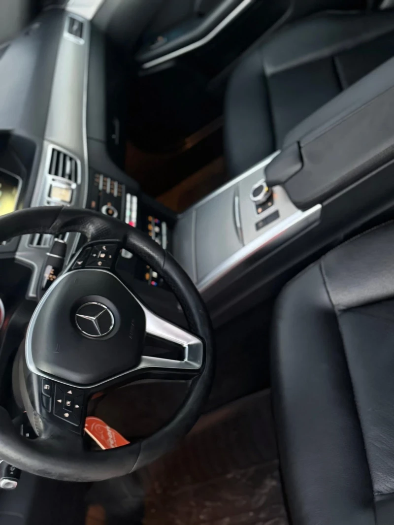 Mercedes-Benz E 220 Bluetec , снимка 9 - Автомобили и джипове - 53204488