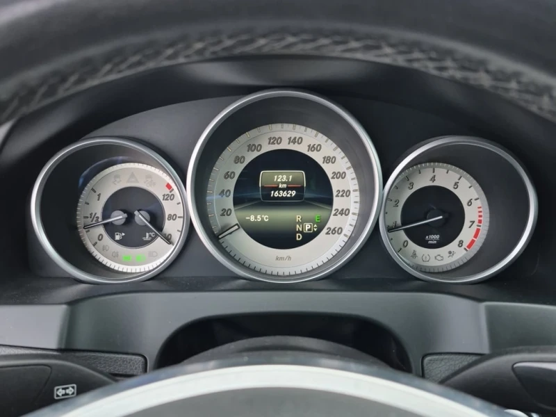 Mercedes-Benz E 400 * CARFAX * ЦЕНА ДО БГ, снимка 7 - Автомобили и джипове - 53288553