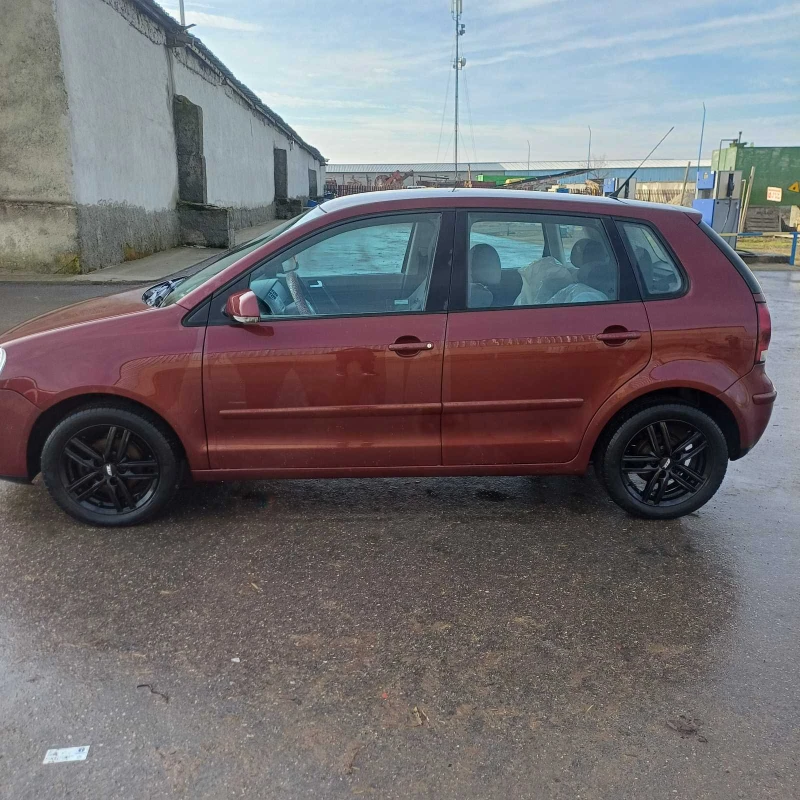 VW Polo лек, снимка 2 - Автомобили и джипове - 53453869