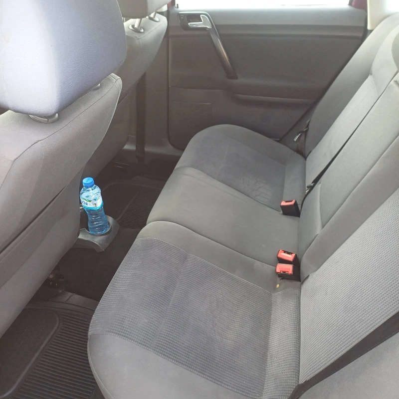 VW Polo лек, снимка 10 - Автомобили и джипове - 53453869