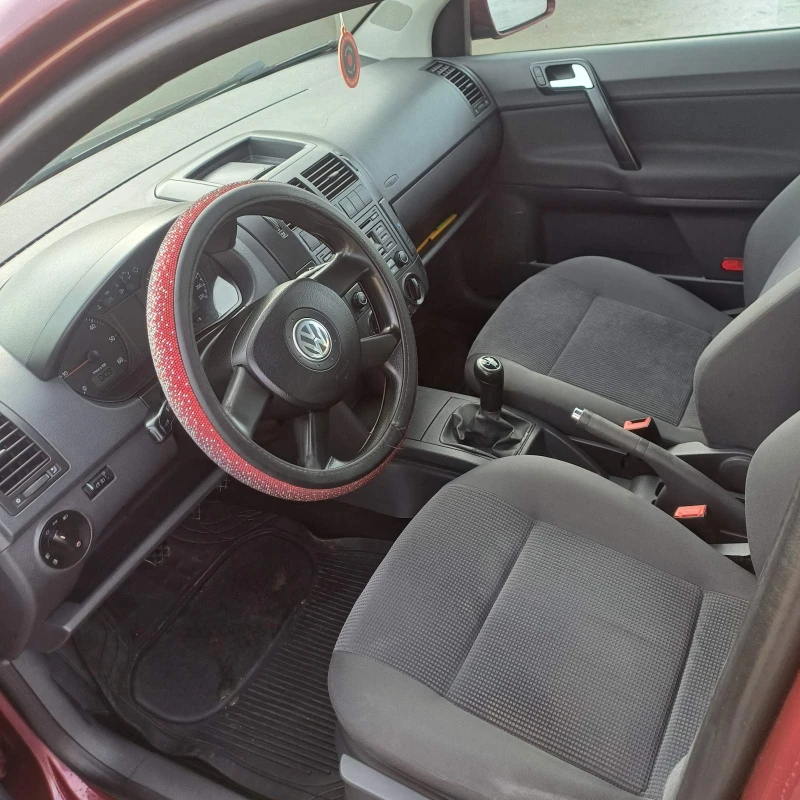 VW Polo лек, снимка 5 - Автомобили и джипове - 53453869