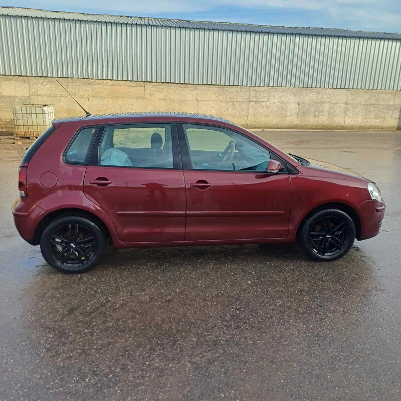 VW Polo лек, снимка 4 - Автомобили и джипове - 53453869