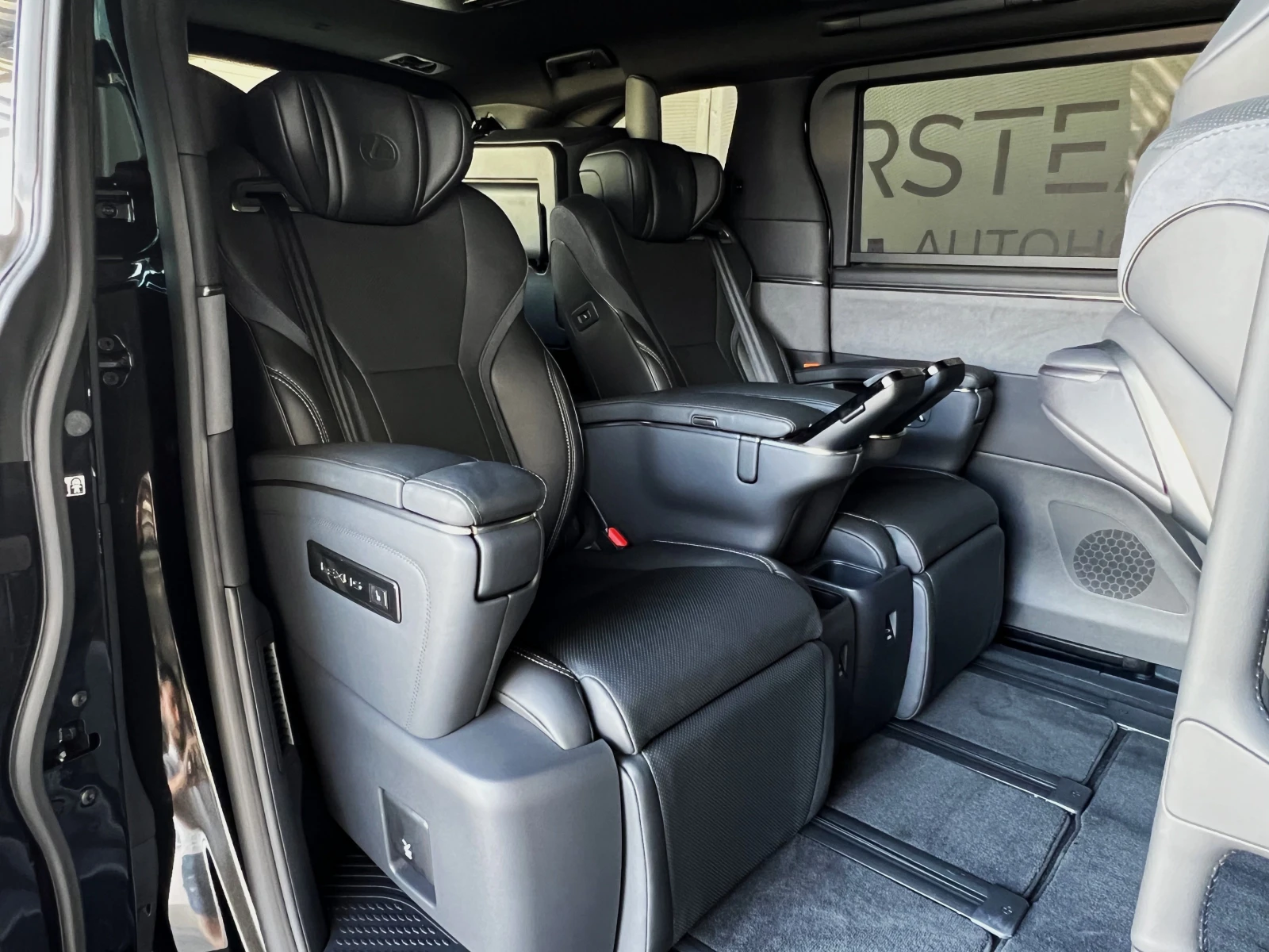 Lexus LM 350h 7- | Mobile.bg   13