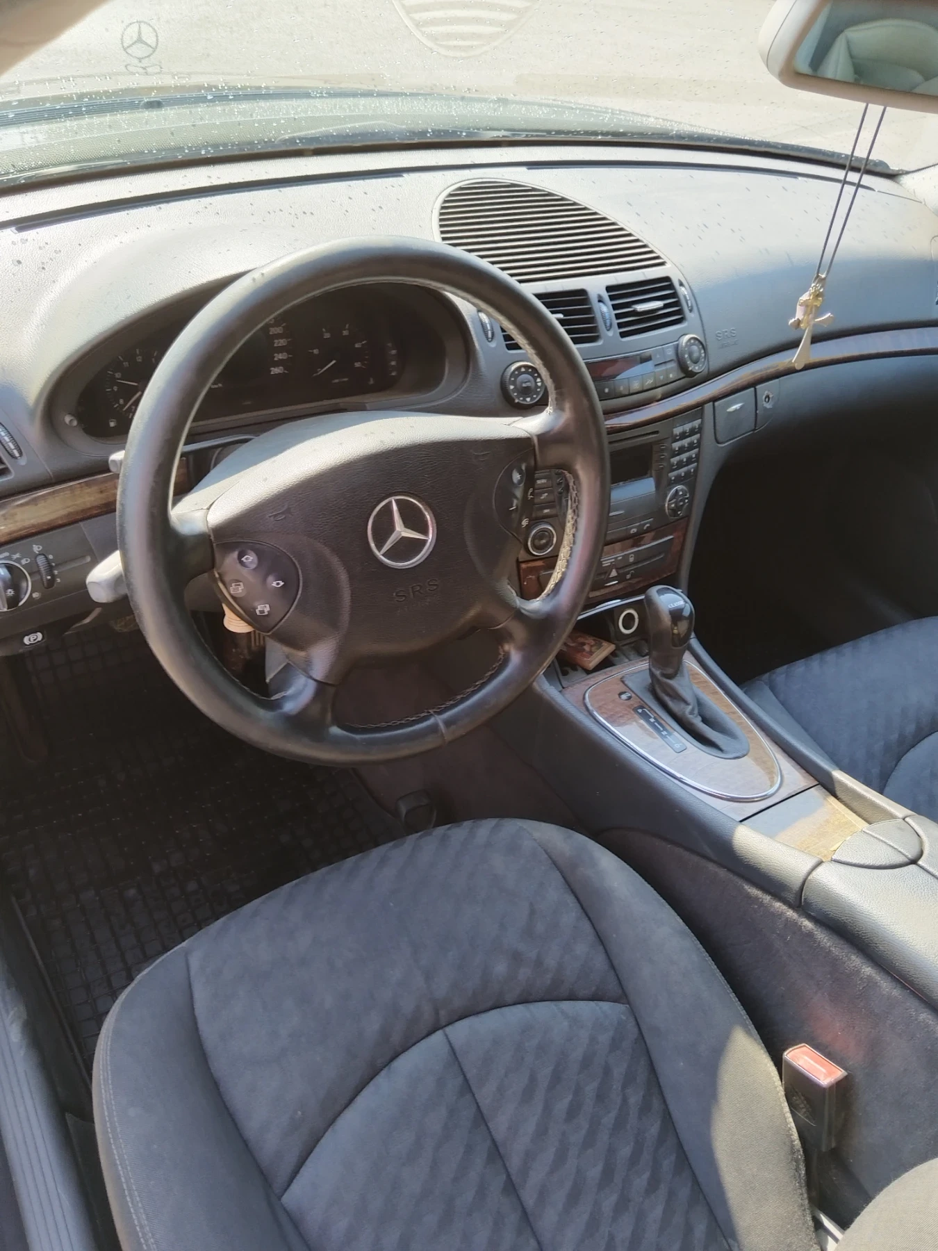 Mercedes-Benz E 220  - изображение 4