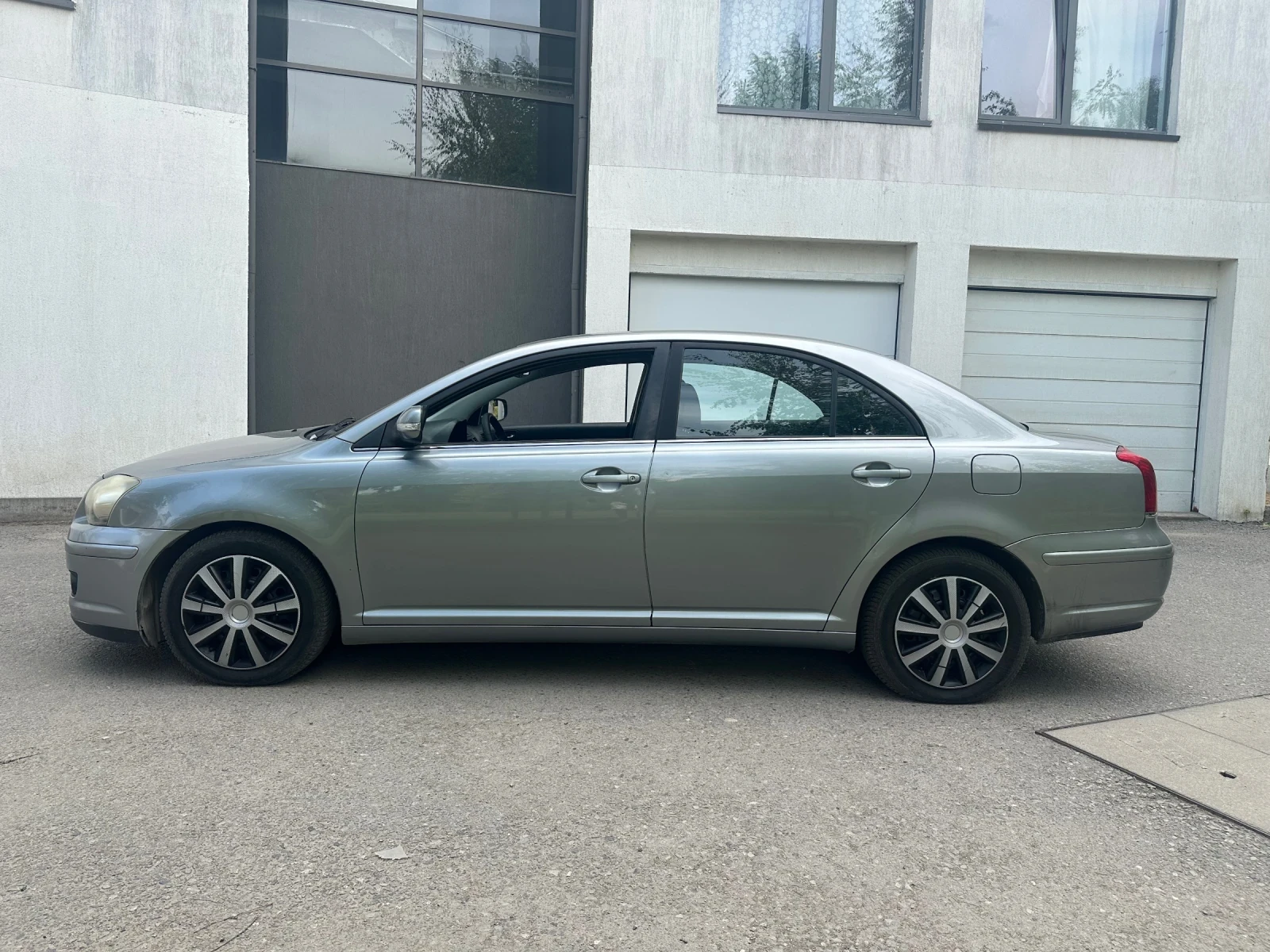 Toyota Avensis 2.2D - изображение 4