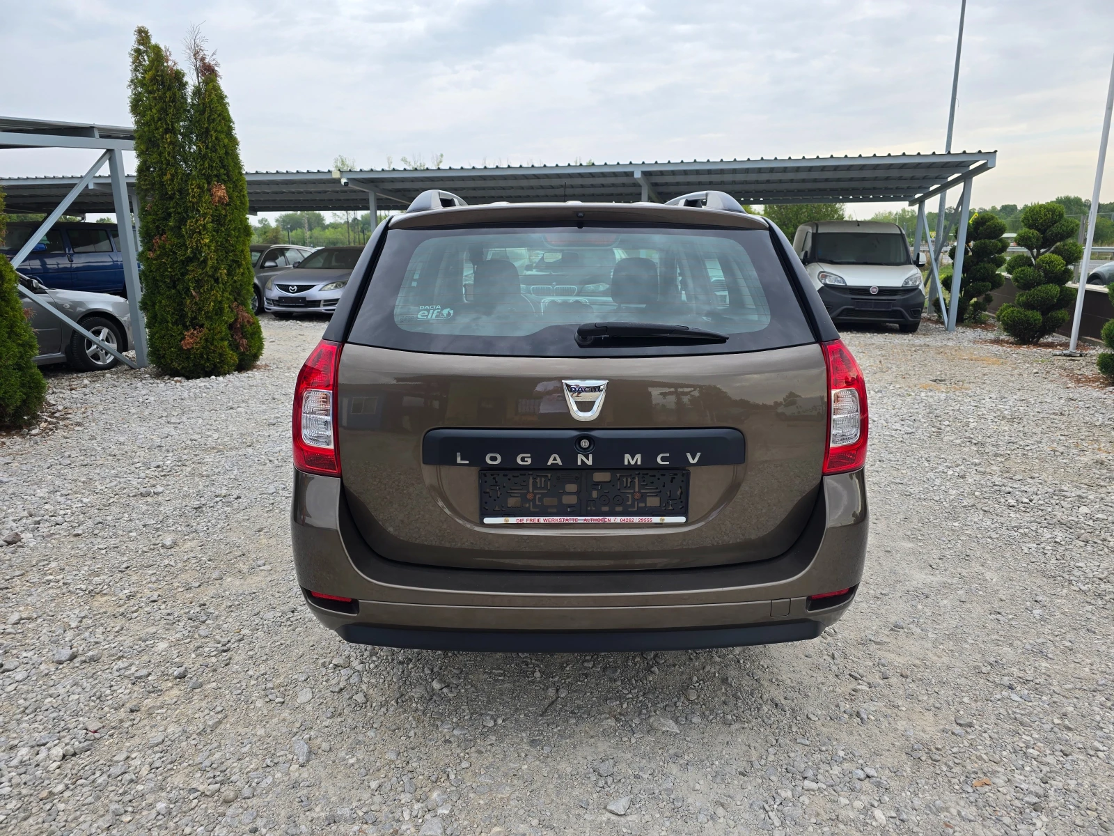Dacia Logan 900куб 90кс ! ! АВТОМАТИК ! ! НАВИГАЦИЯ  - изображение 4