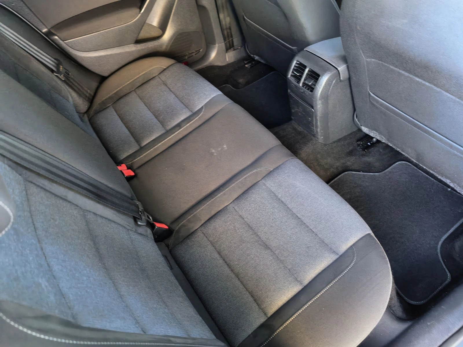 VW Golf  T.D.I-105k.c...G.T.Laine, * K*  5! | Mobile.bg   13