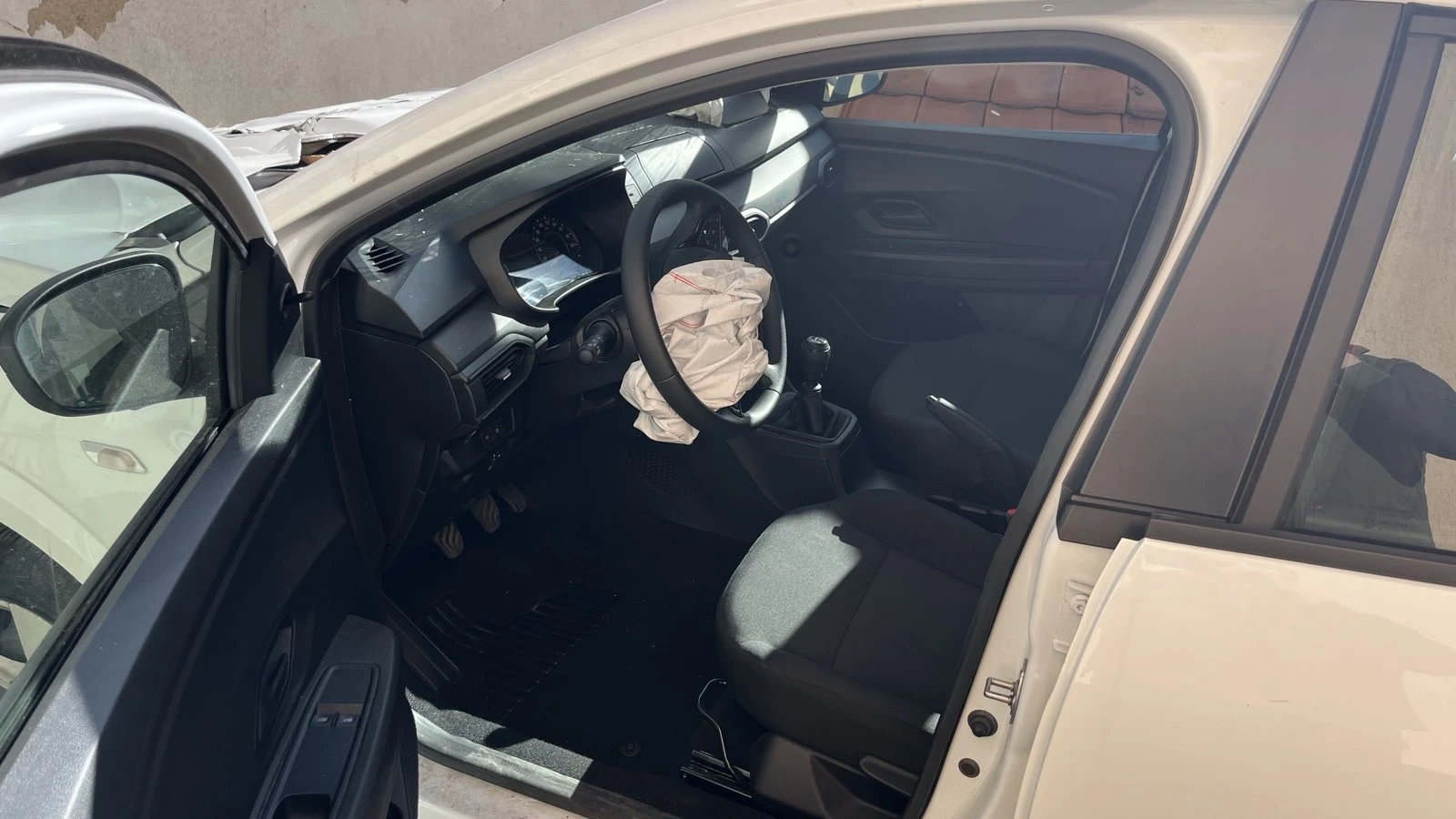 Dacia Sandero  - изображение 7