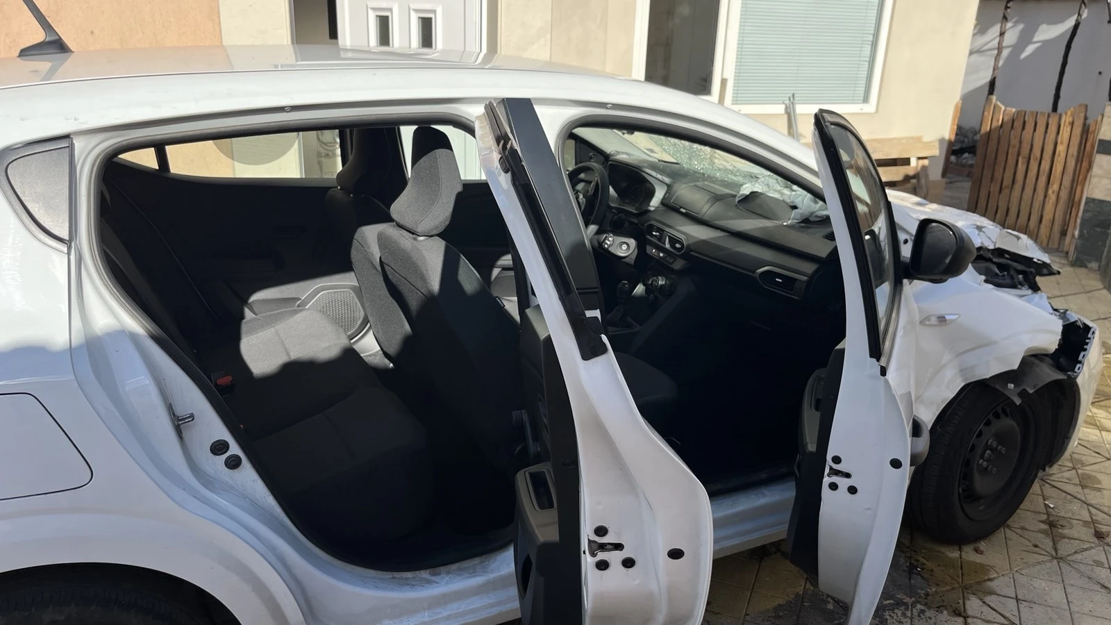 Dacia Sandero  - изображение 5