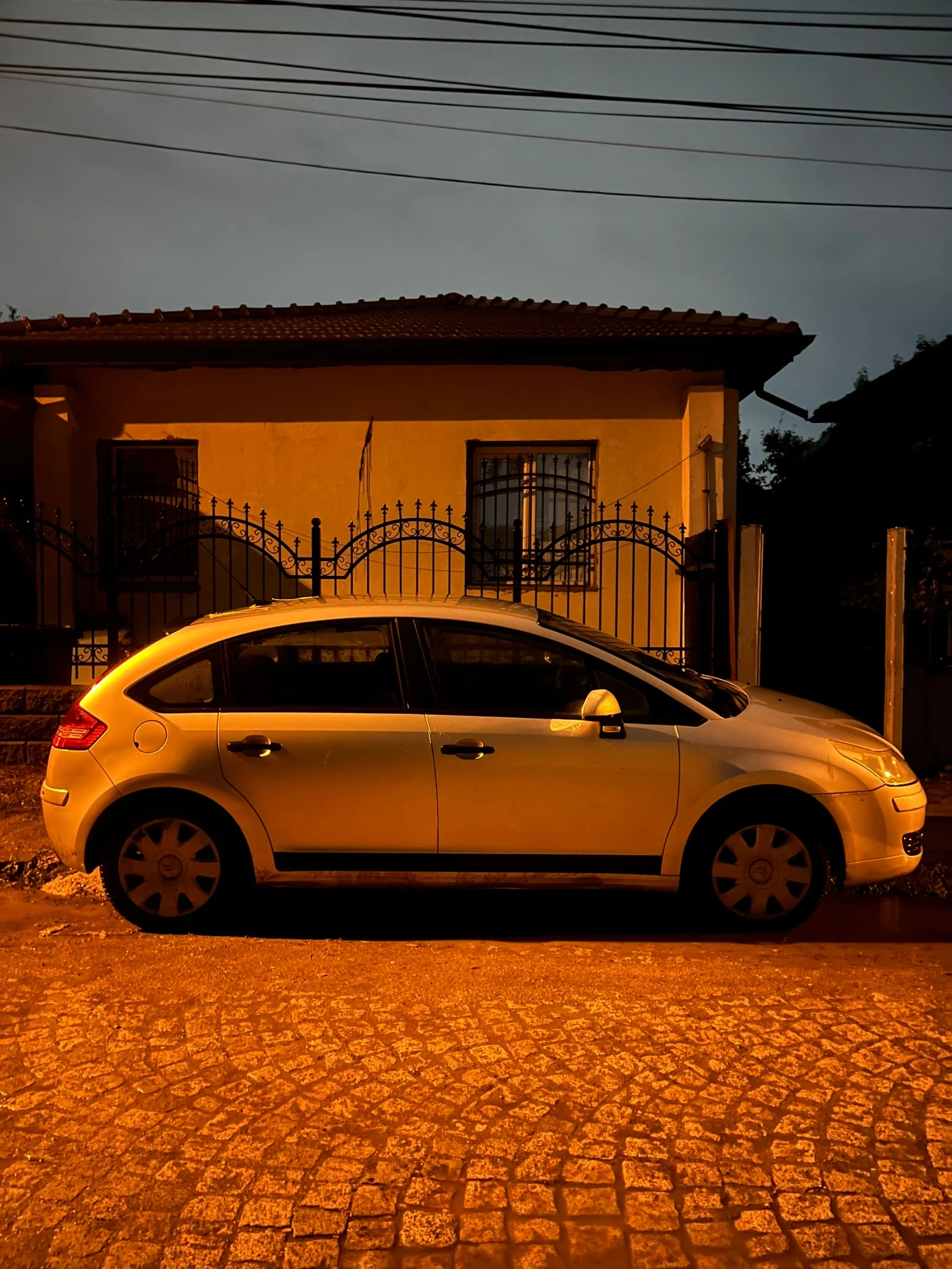 Citroen C4 Мултимедия , амбиентно осветление , парктроник , , снимка 3 - Автомобили и джипове - 53738506