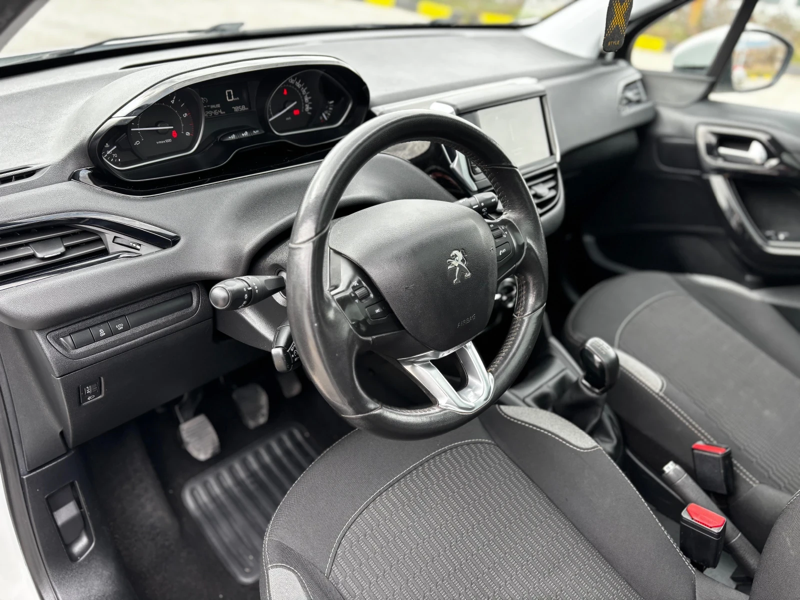 Peugeot 208 1.6 HDI* PANORAMA* 129 000 KM* FULL* COC* KTEO* , снимка 7 - Автомобили и джипове - 53950476