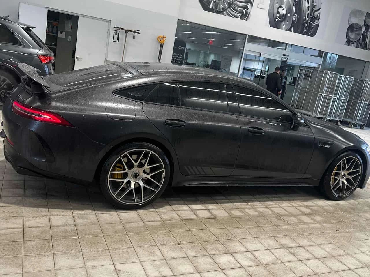 Mercedes-Benz AMG GT 63 S * ДИСТРОНИК* 360 КАМЕРА* OБДУХВАНЕ* HEAD UP* , снимка 4 - Автомобили и джипове - 53990834