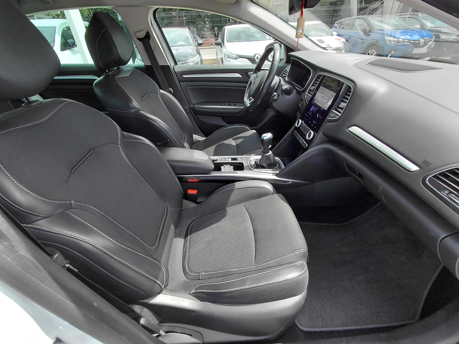 Renault Megane 1.5 dCi/115к.с/Intens, снимка 13 - Автомобили и джипове - 54945547