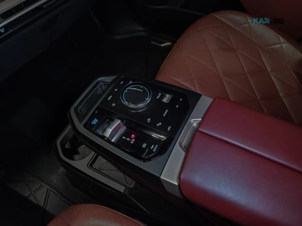 BMW iX * xDrive50* 360* HUD* КОЖА* ПОДГРЕВ* ПАНОРАМА* ОБД, снимка 15 - Автомобили и джипове - 55061646