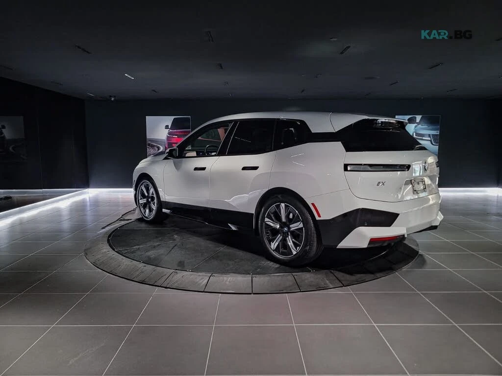 BMW iX * xDrive50* 360* HUD* КОЖА* ПОДГРЕВ* ПАНОРАМА* ОБД, снимка 7 - Автомобили и джипове - 55061646