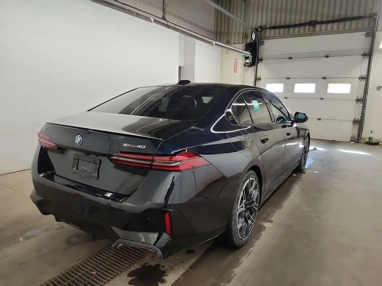 BMW i5  XDRIVE40 | HEAD-UP | PANO | ЦЕНА ДО БЪЛГАРИЯ , снимка 3 - Автомобили и джипове - 55178007